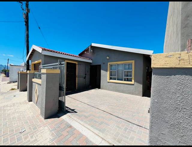 3 BEDROOM HOUSE FOR SALE IN UMRHABULO TRIANGLE